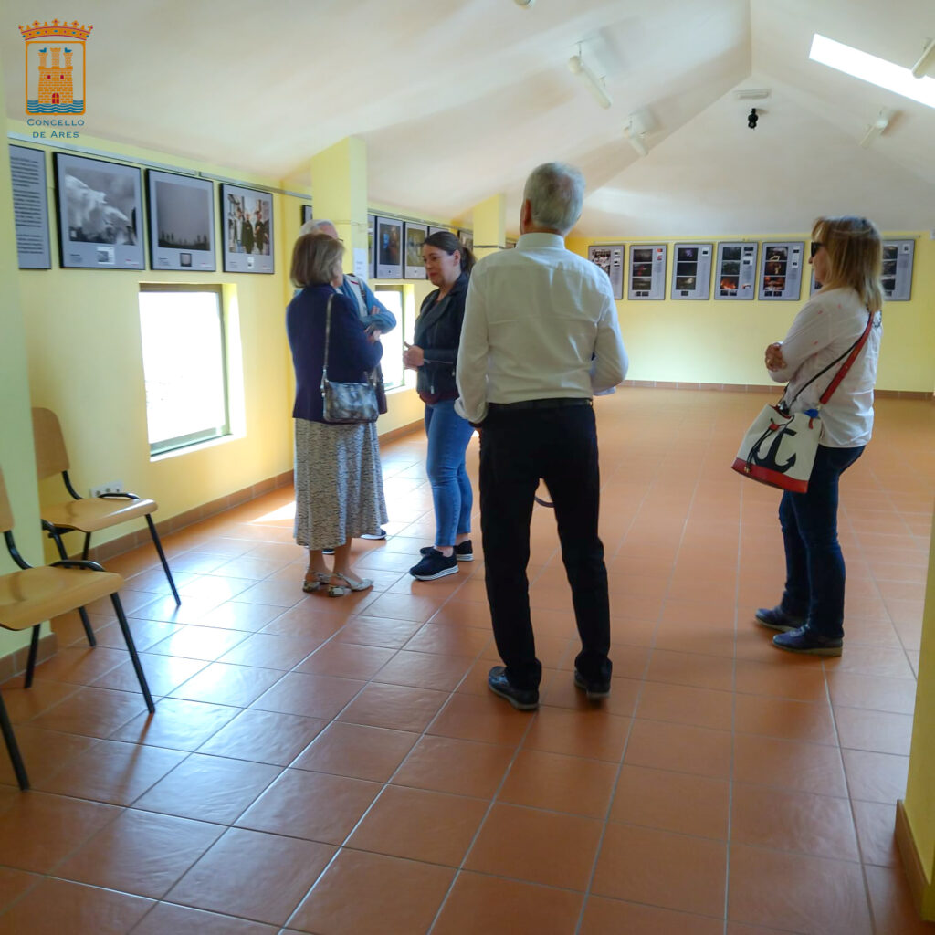 02 inaguracion da exposición Galicia en Foco na Casa da Xuventude de Ares 2023
