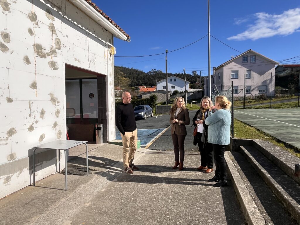 Concello de Ares e Delegación Territorial da Xunta supervisan as obras de mellora no Centro Cultural Outeiro de Chanteiro